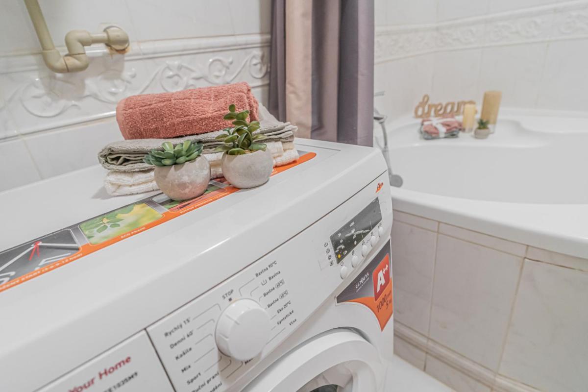 Bright Studio Close To Charles Bridge And Prague Castle Appartement Buitenkant foto